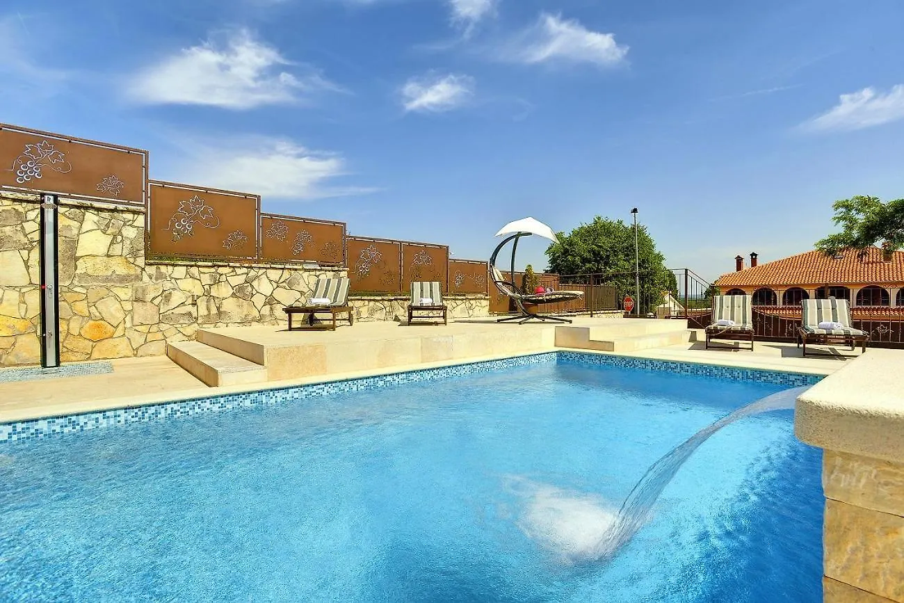 Holiday home Schoene Villa Bei Rovinj Mit Privatem Pool Rovinjsko Selo
