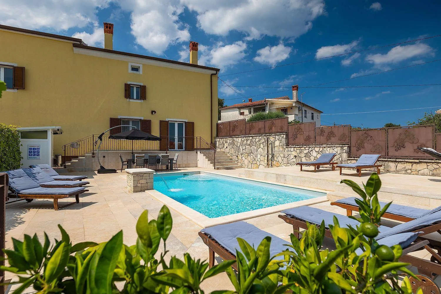 Schoene Villa Bei Rovinj Mit Privatem Pool Rovinjsko Selo Holiday home