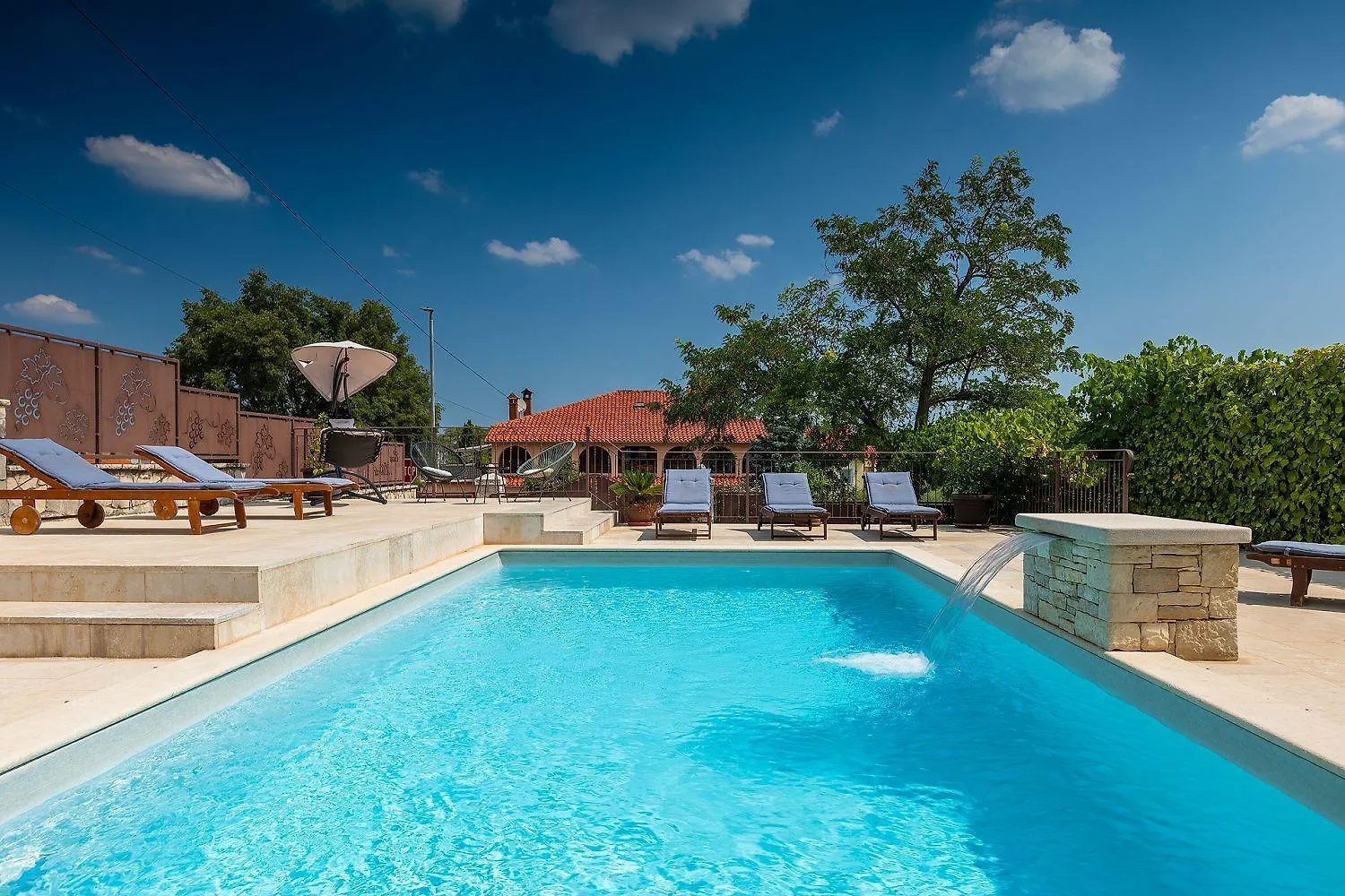 Schoene Villa Bei Rovinj Mit Privatem Pool Rovinjsko Selo 0*,  Croatia
